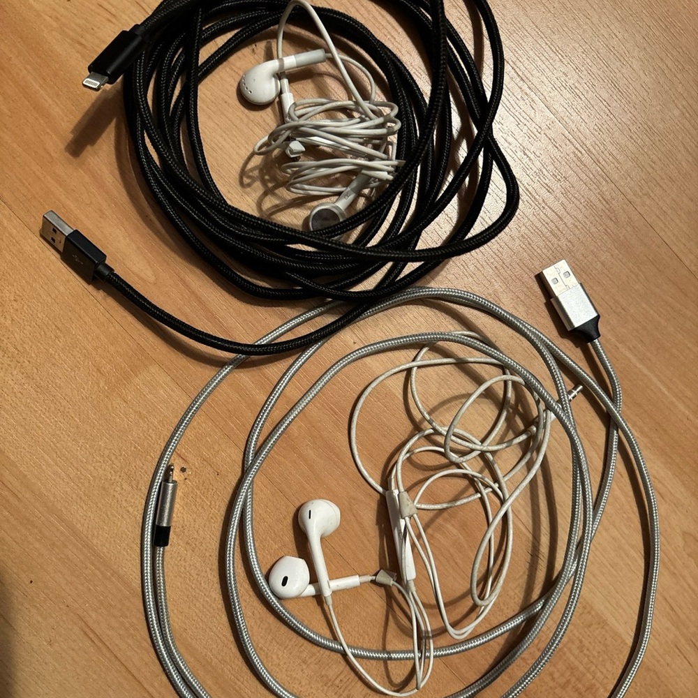 2 pack 6 and 10 FT new Charging Cables for iPhone and 4 Complimentary Headphones